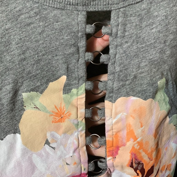 #499 size 6 Torrid Gray Floral Tank Top with cool details in front - Picture 3 of 5